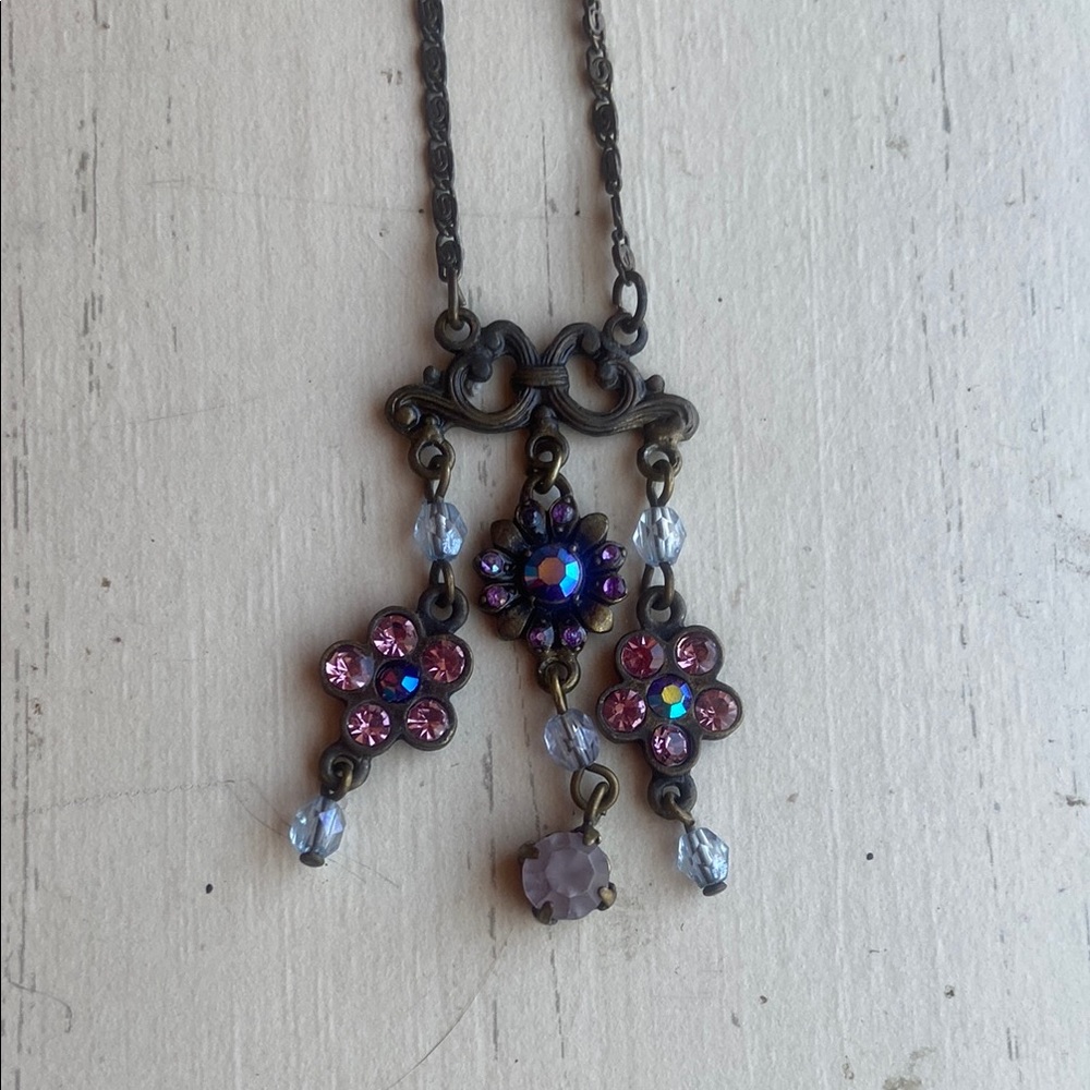 Michael angering Elegant Silver and Purple Necklace